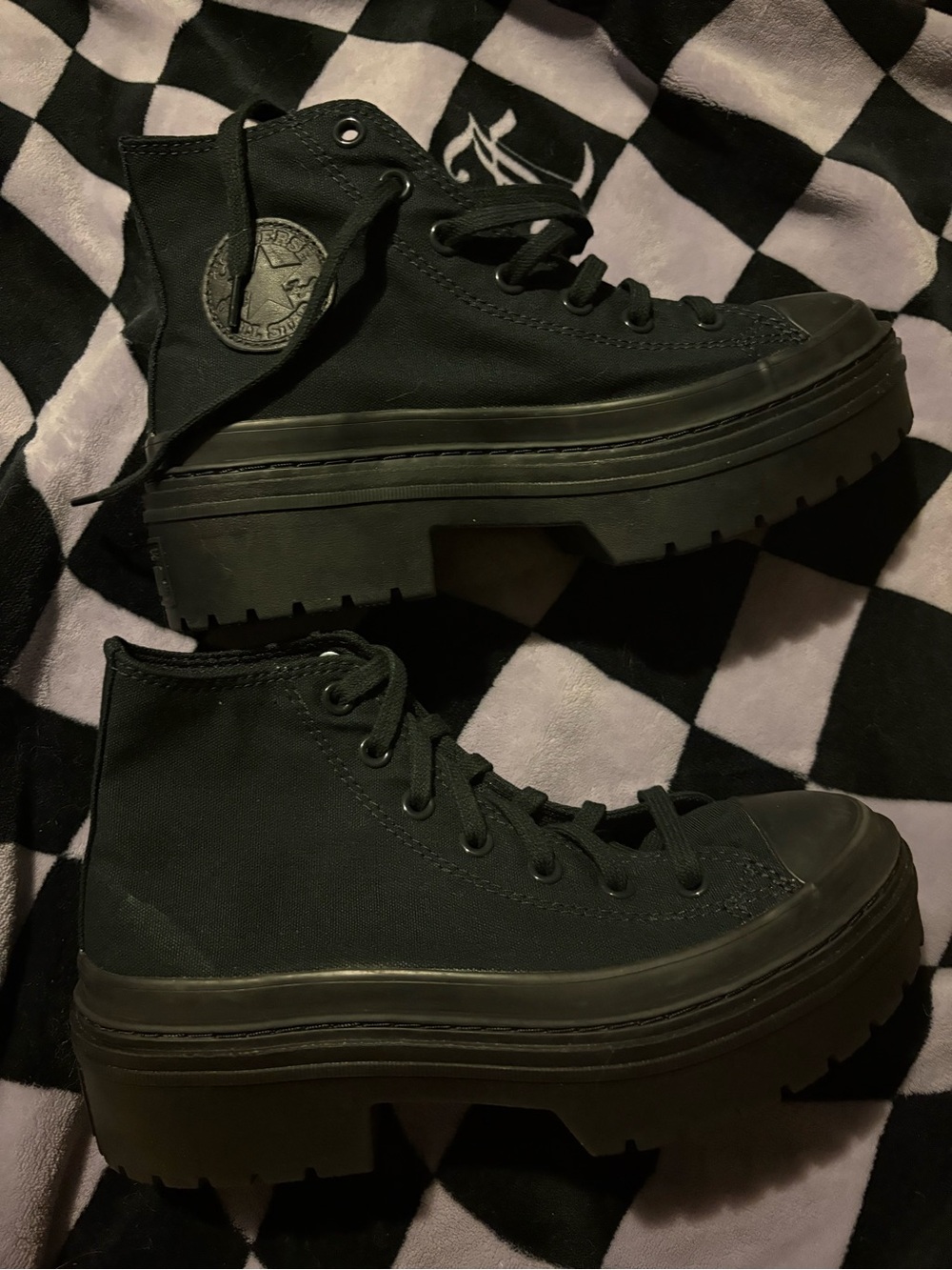 Converse Platform Lug-Sole High-Top Sneaker - Black - Picture 2 of 7